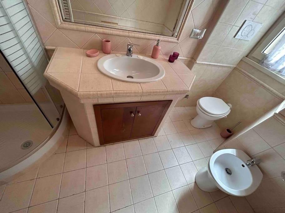 Bucaneve House Roma Bagian luar foto