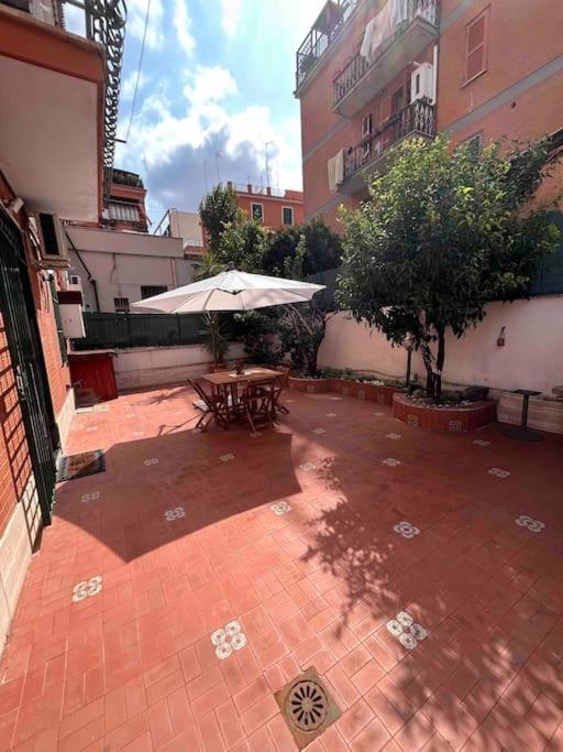 Bucaneve House Roma Bagian luar foto
